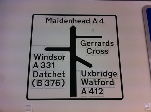 How they kern the road signs