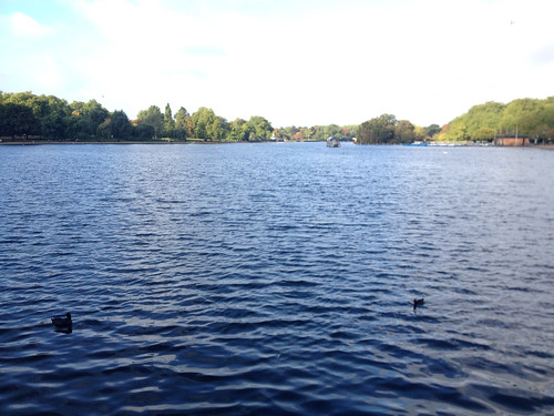 Breakfast by the water