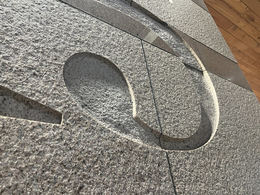 315 New York street lettering